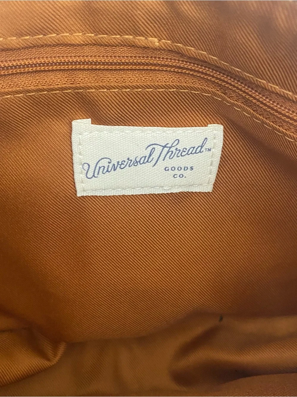Universal Thread sleek saddle